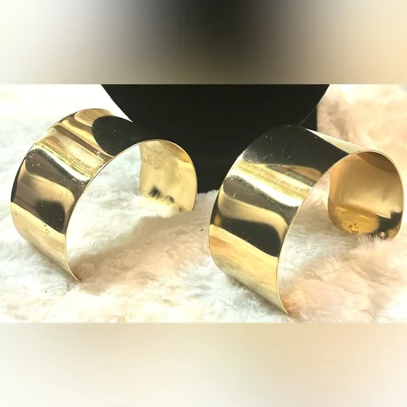 Gold Statement Fashion Jewelry Necklace Earrings and 2 Cuff Bracelets - Picture 3 of 4